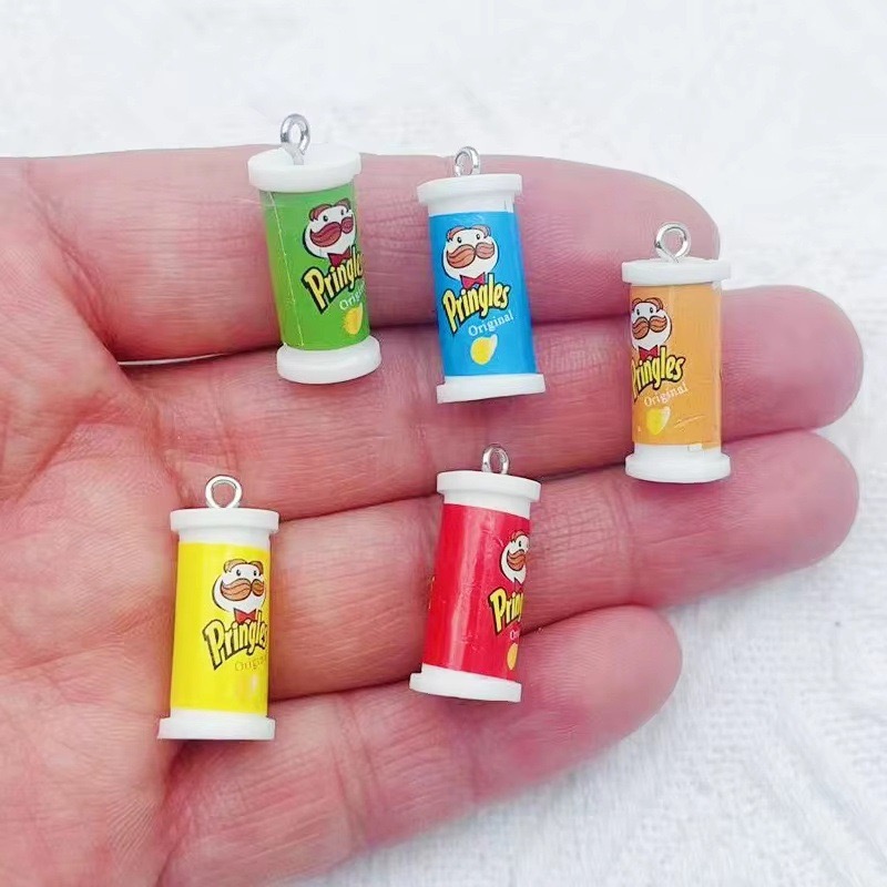 Earrings - 10 قطع من قلادات الراتنج على