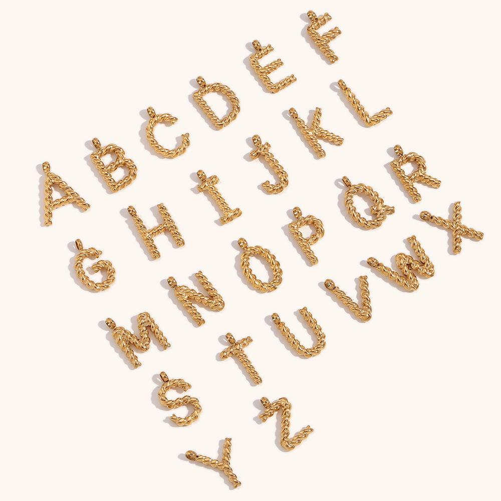 Initial Letter Necklace 18K Gold - شخصية ثلاثية الأبعاد رسالة قلادة مخصصة