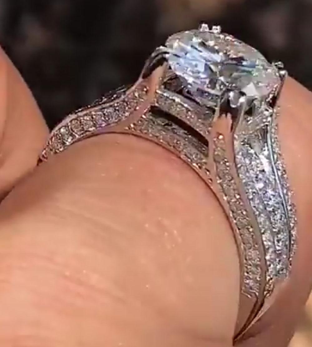 مخصص الصلبة 14K الذهب الأبيض ا - مراجعة Moissanite Engagement Ring 1 Carat وسعره
