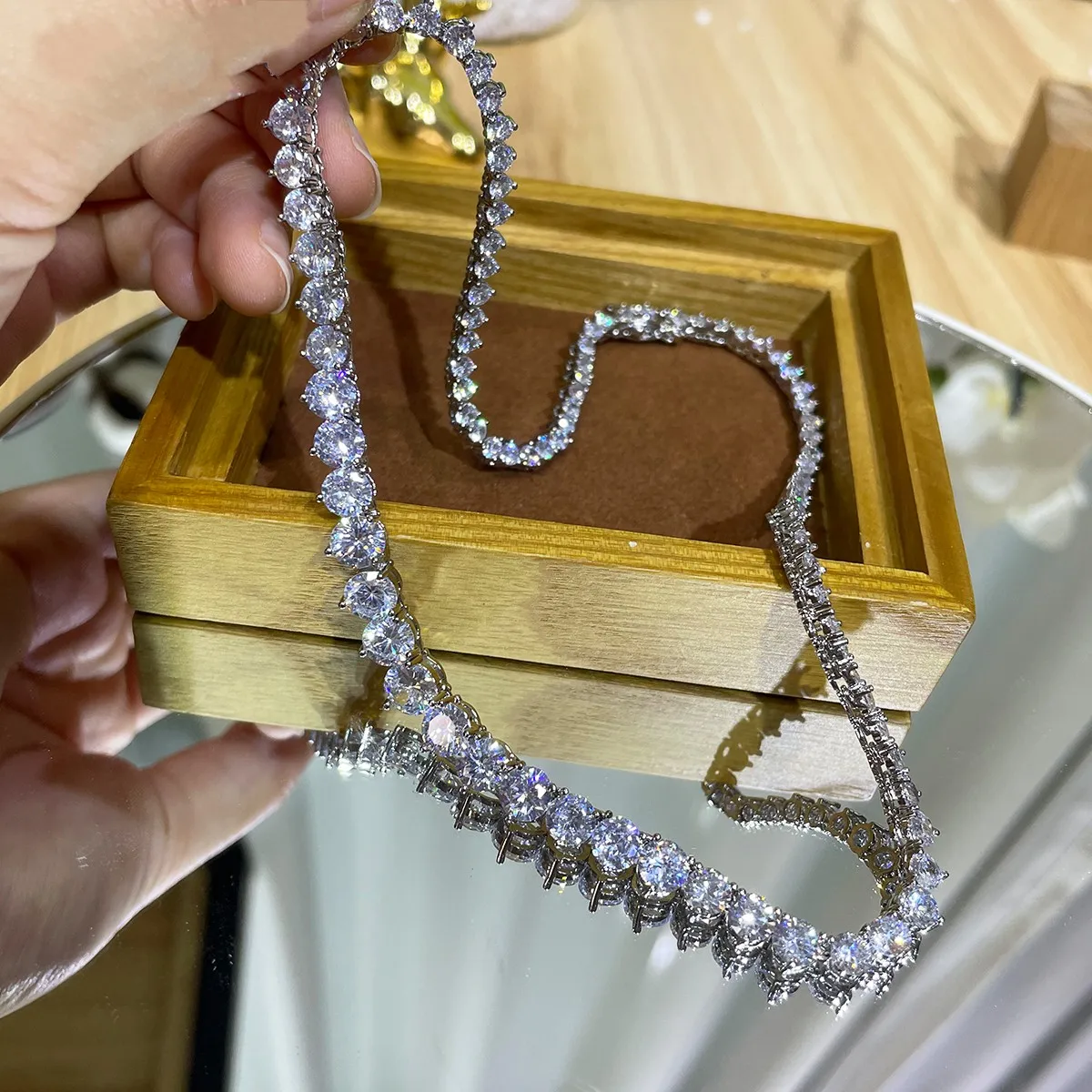 فاخر مصمم 7 مللي متر مثلج خارج - مراجعة Cross Pendant Necklace Gold وسعره