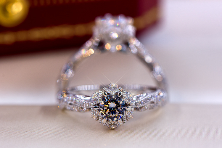 خاتم من الفضة الإسترلينية S925 - مراجعة Moissanite Engagement Ring 1 Carat وسعره