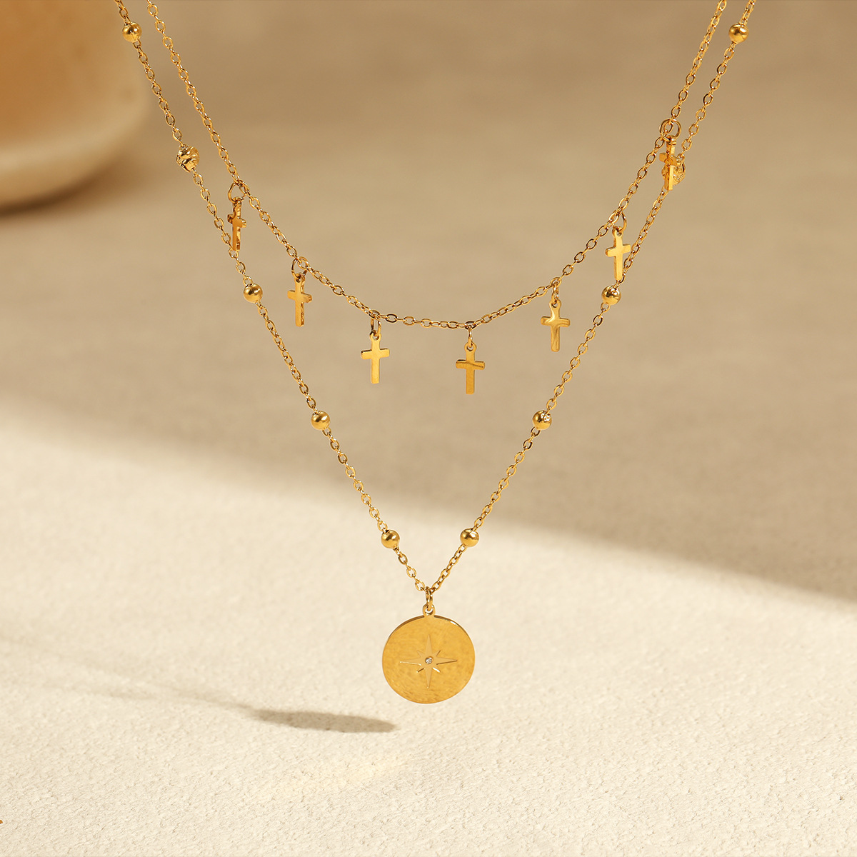 قلادة صليب مزدوجة الطبقات بتصم - مراجعة Layered Pendant Necklace Aesthetic وسعره