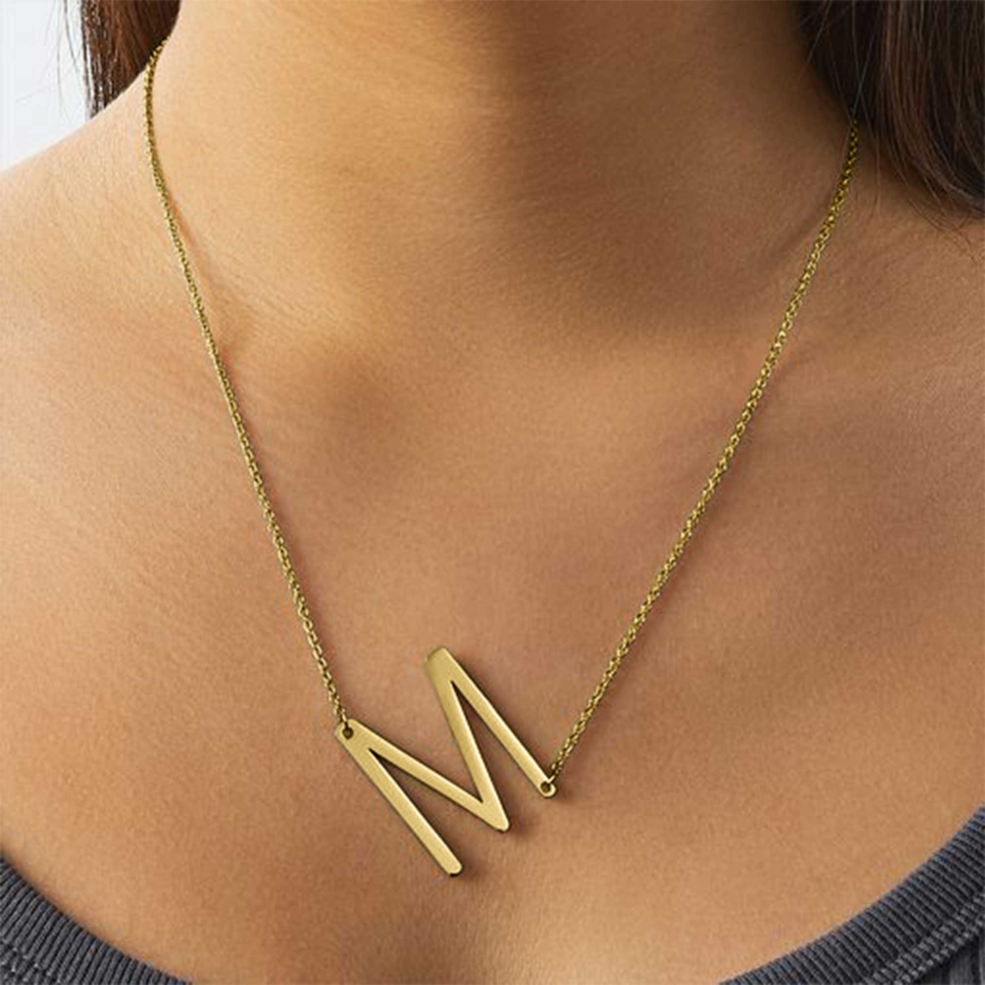 قلادة مبدئية مع دلاية مخصصة ،  - مراجعة Initial Letter Necklace 18K Gold وسعره