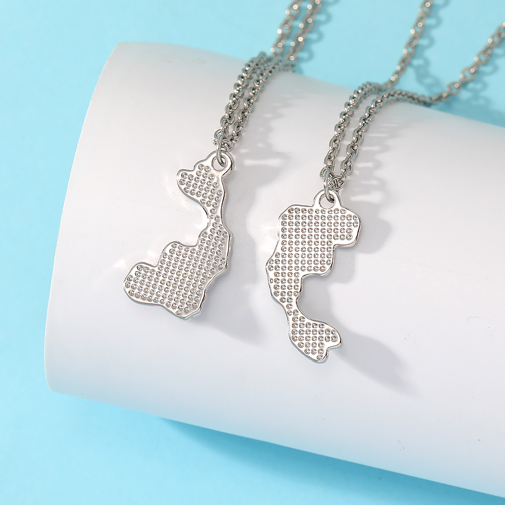 قطعتان من قلادة السمكة المغناط - مراجعة Magnetic Couple Matching Necklaces وسعره