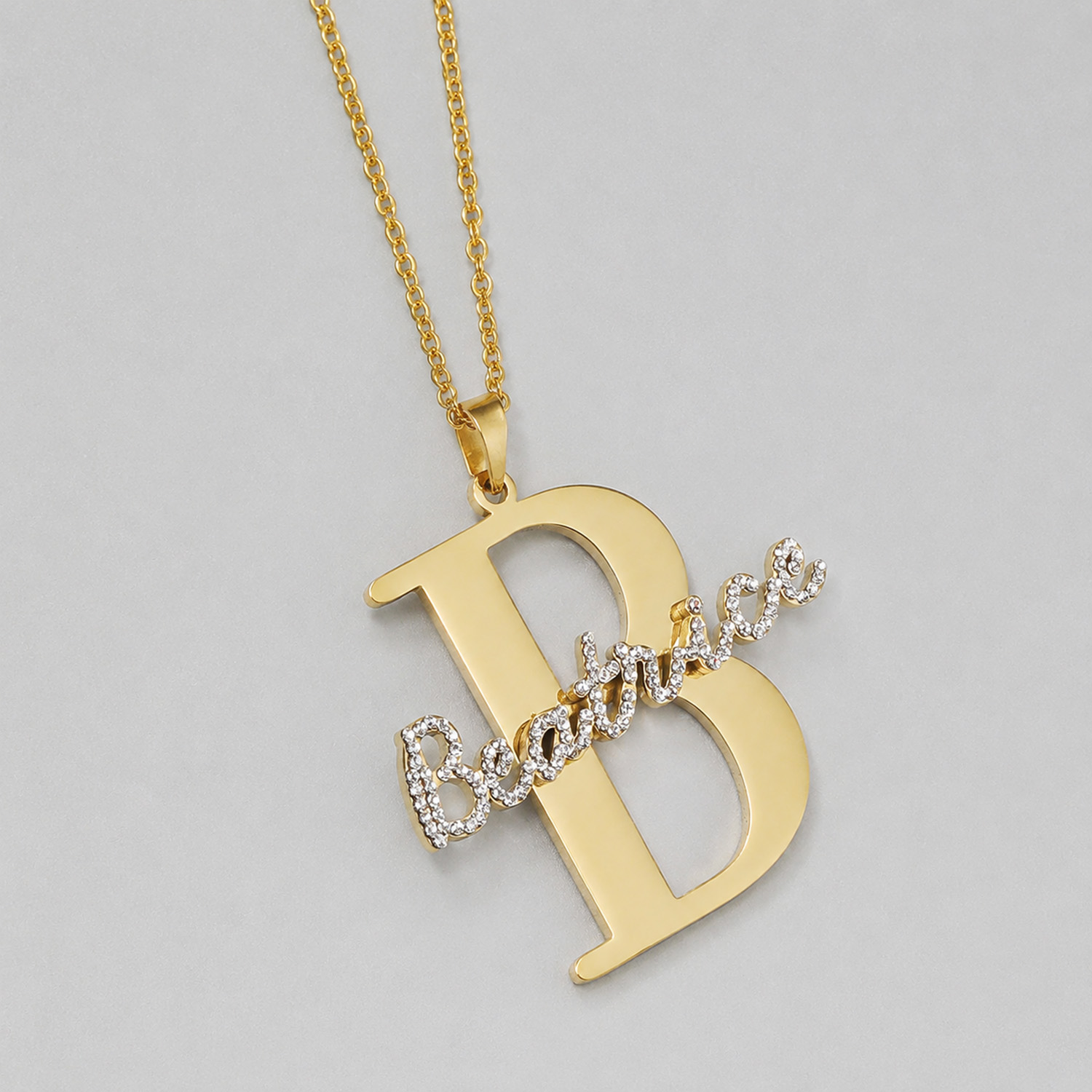قلادة اسم مخصصة من كيتيان مزين - مراجعة Initial Letter Necklace 18K Gold وسعره