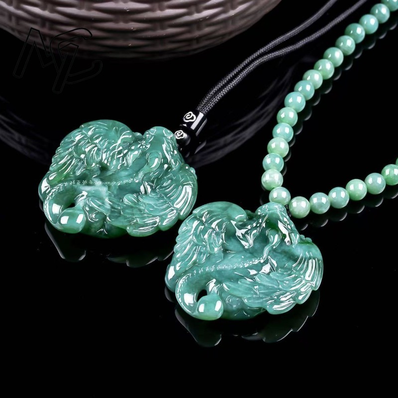 قلادة من اليشم الطبيعي الأزرق  - مراجعة Necklaces وسعره