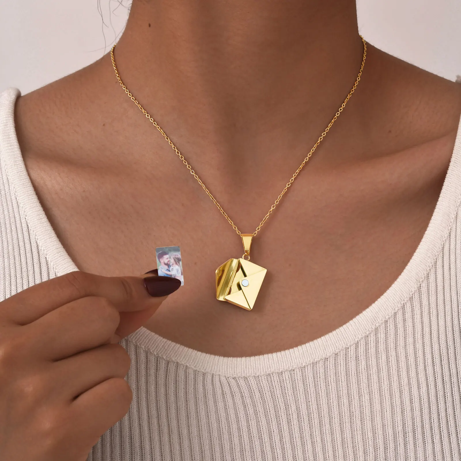 قلادة مخصصة بصورة شخصية على شك - مراجعة Custom Name Necklace Stainless Steel وسعره