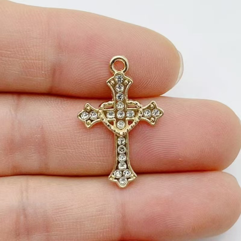 10 قطع قلادة صليب ذهبية مرصعة  - مراجعة Cross Pendant Necklace Gold وسعره