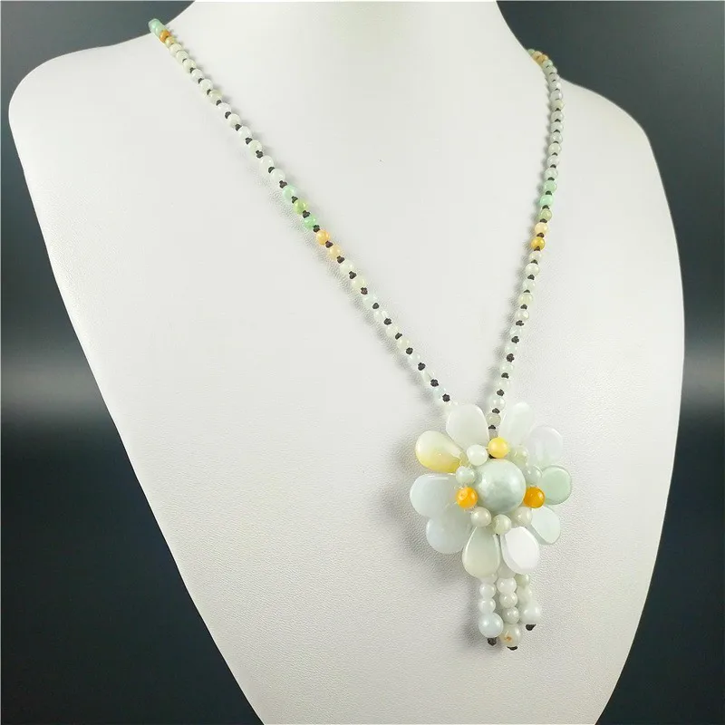 شهادة البورمية اليشم عباد الشم - مراجعة Necklaces وسعره