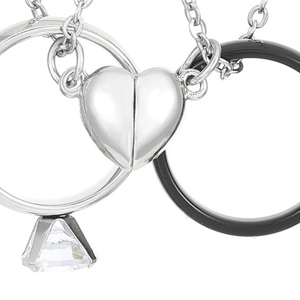 قلادة بحلقة على شكل قلب، طقم ق - مراجعة Magnetic Couple Matching Necklaces وسعره