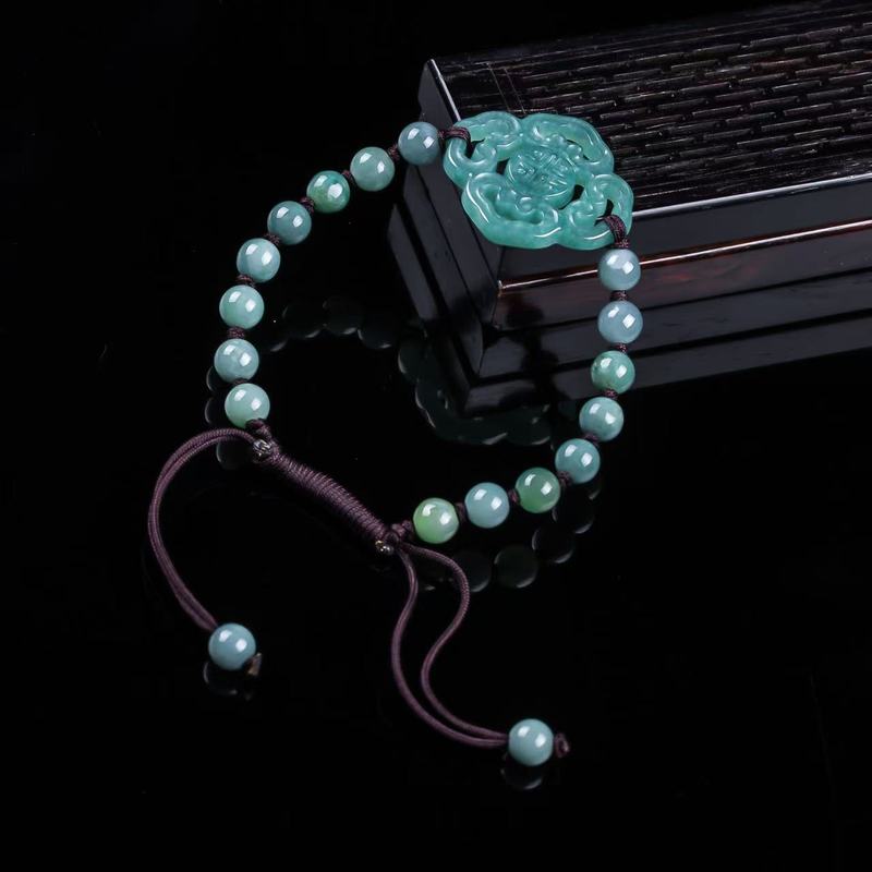 سوار من اليشم الطبيعي من الدرج - مراجعة Bracelets وسعره