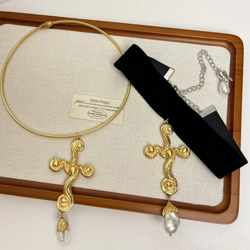 خمر مبالغ فيها الباروك اللؤلؤ  - مراجعة Pearl Choker Necklace Vintage وسعره