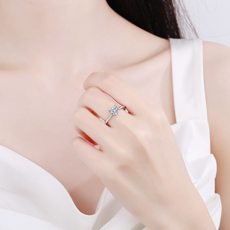 خاتم موسانيت من ليوراجيم بوزن  - مراجعة Moissanite Engagement Ring 1 Carat وسعره