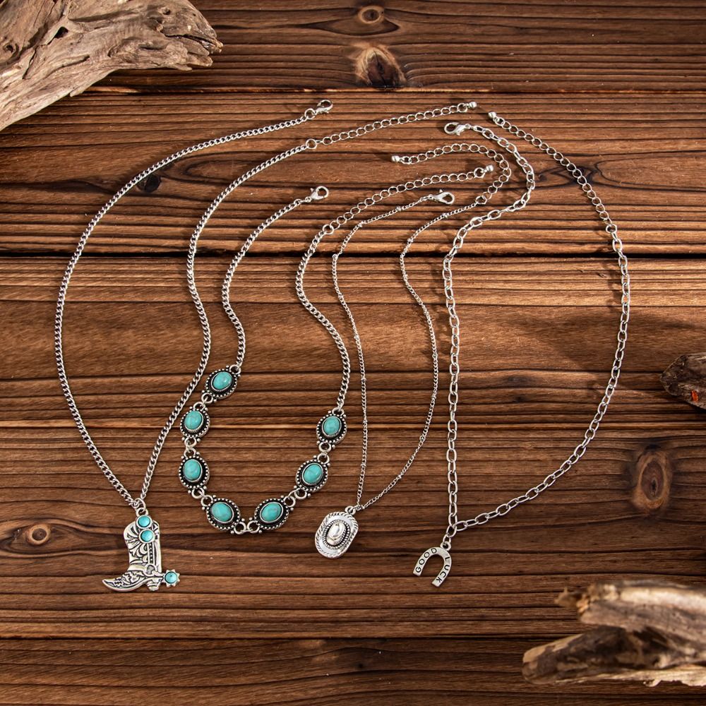 قلادة على شكل حذاء رعاة البقر  - مراجعة Layered Pendant Necklace Aesthetic وسعره