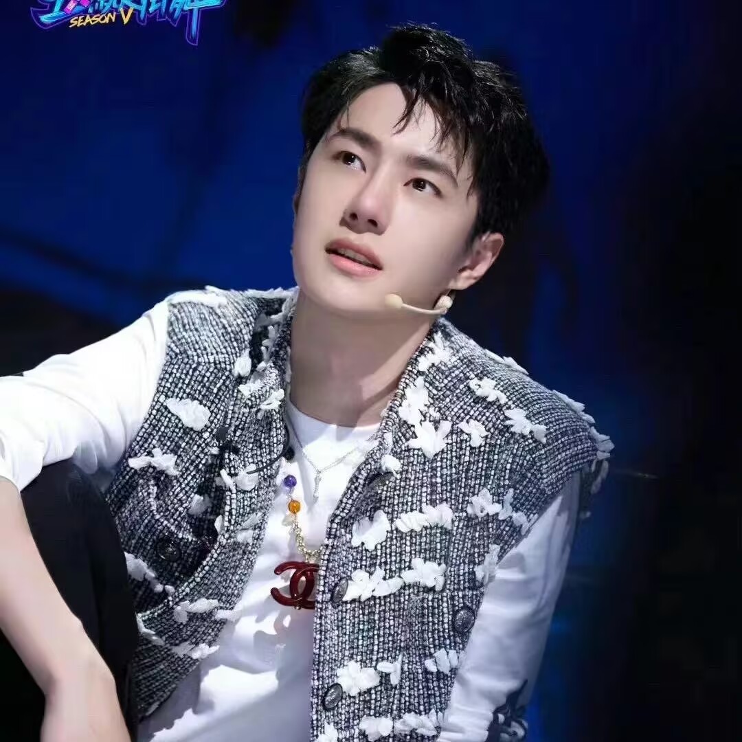 نسخة مطورة! قلادة Wang Yibo ال - مراجعة Anime Pendant Necklace وسعره