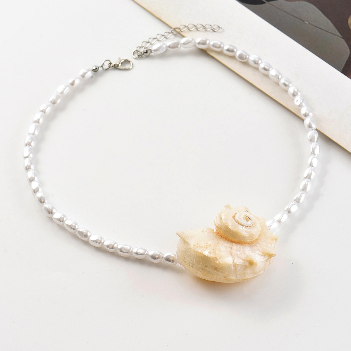 قلادة بوهيمية عتيقة الطراز من  - مراجعة Pearl Choker Necklace Vintage وسعره