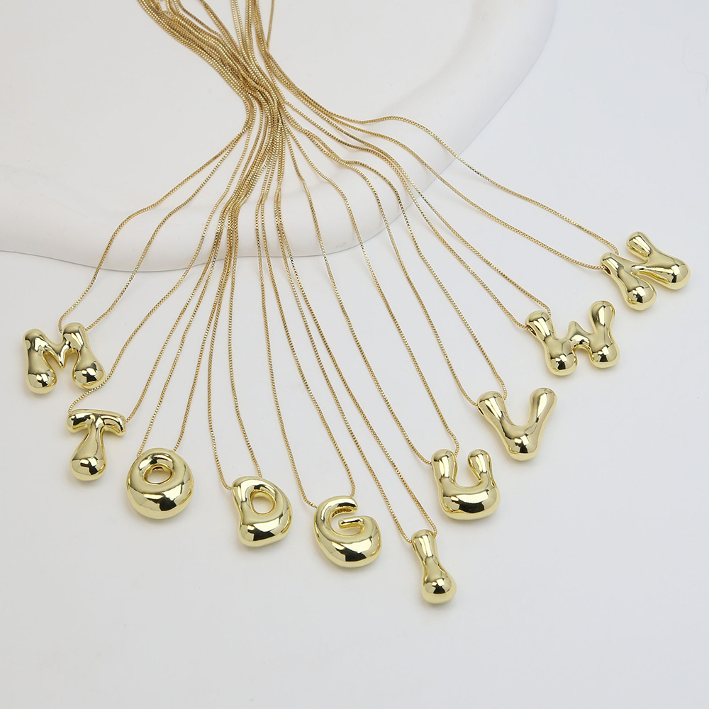 قلادة حروف بالونية إبداعية من  - مراجعة Initial Letter Necklace 18K Gold وسعره