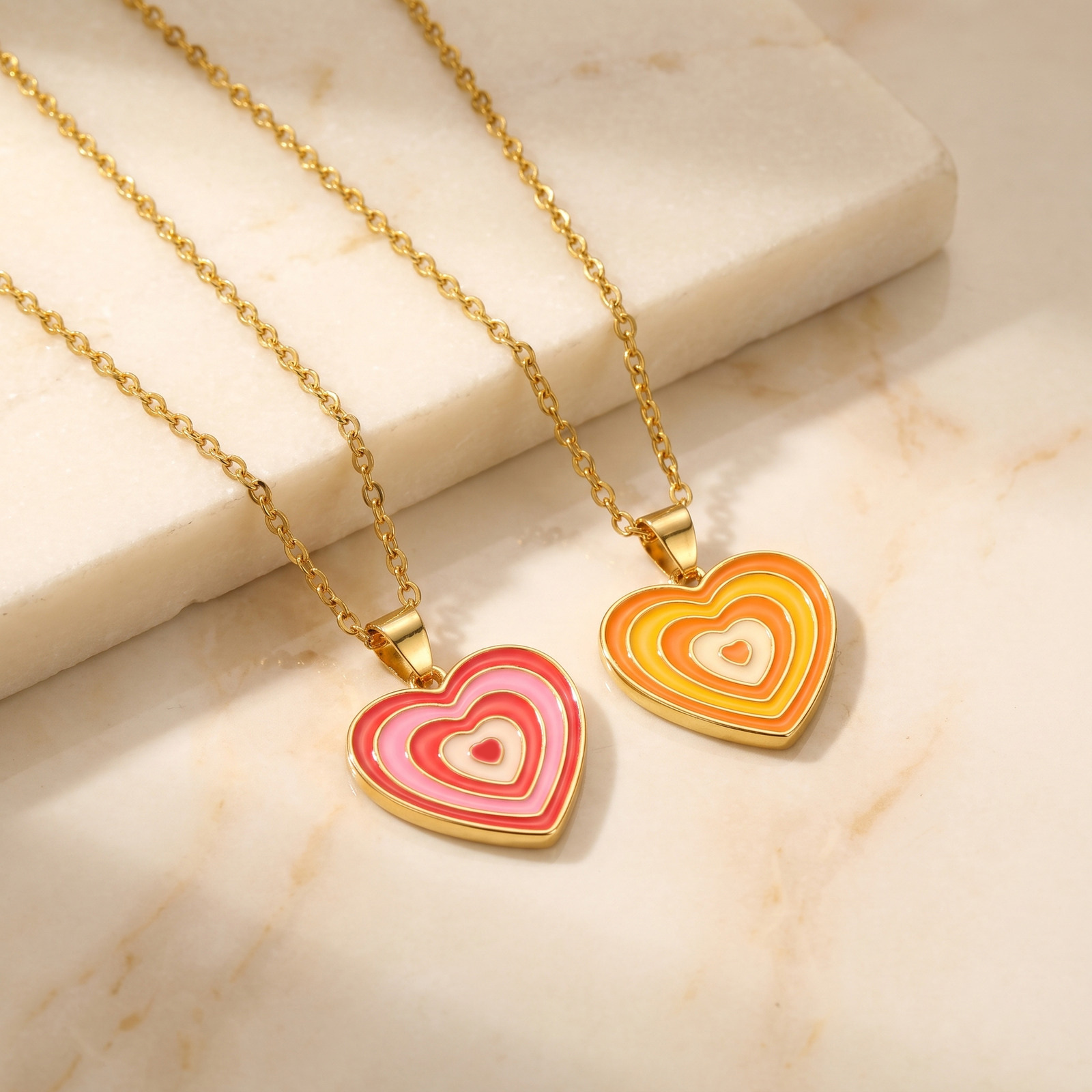 قلادة بقلب مطلي بالمينا بأسلوب - مراجعة Layered Pendant Necklace Aesthetic وسعره