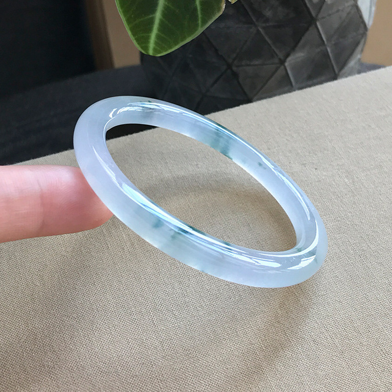 سوار من اليشم القديم، دائري ال - مراجعة Rings وسعره