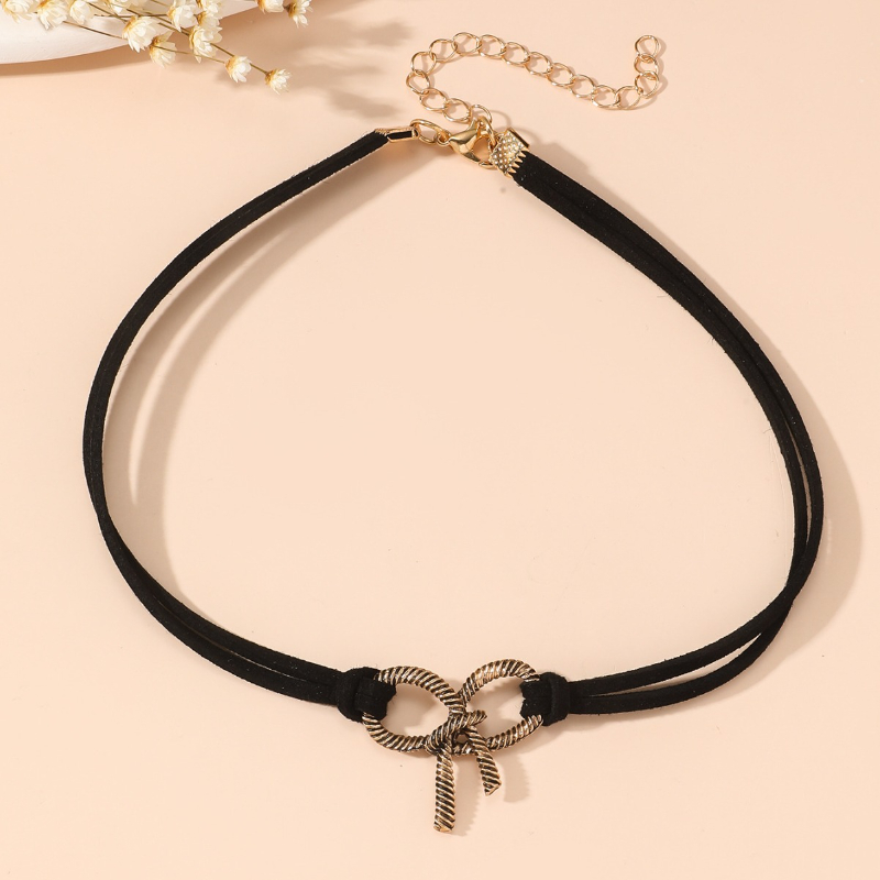 قلادة معدنية عتيقة الطراز للنس - مراجعة Layered Pendant Necklace Aesthetic وسعره
