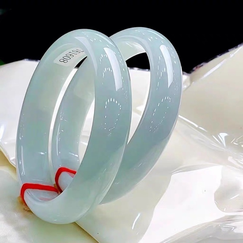 سوار من اليشم البورمي الأخضر ا - مراجعة Bracelets وسعره