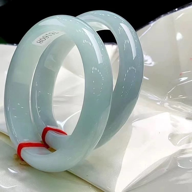 سوار من اليشم البورمي الأخضر ا - مراجعة Bracelets وسعره