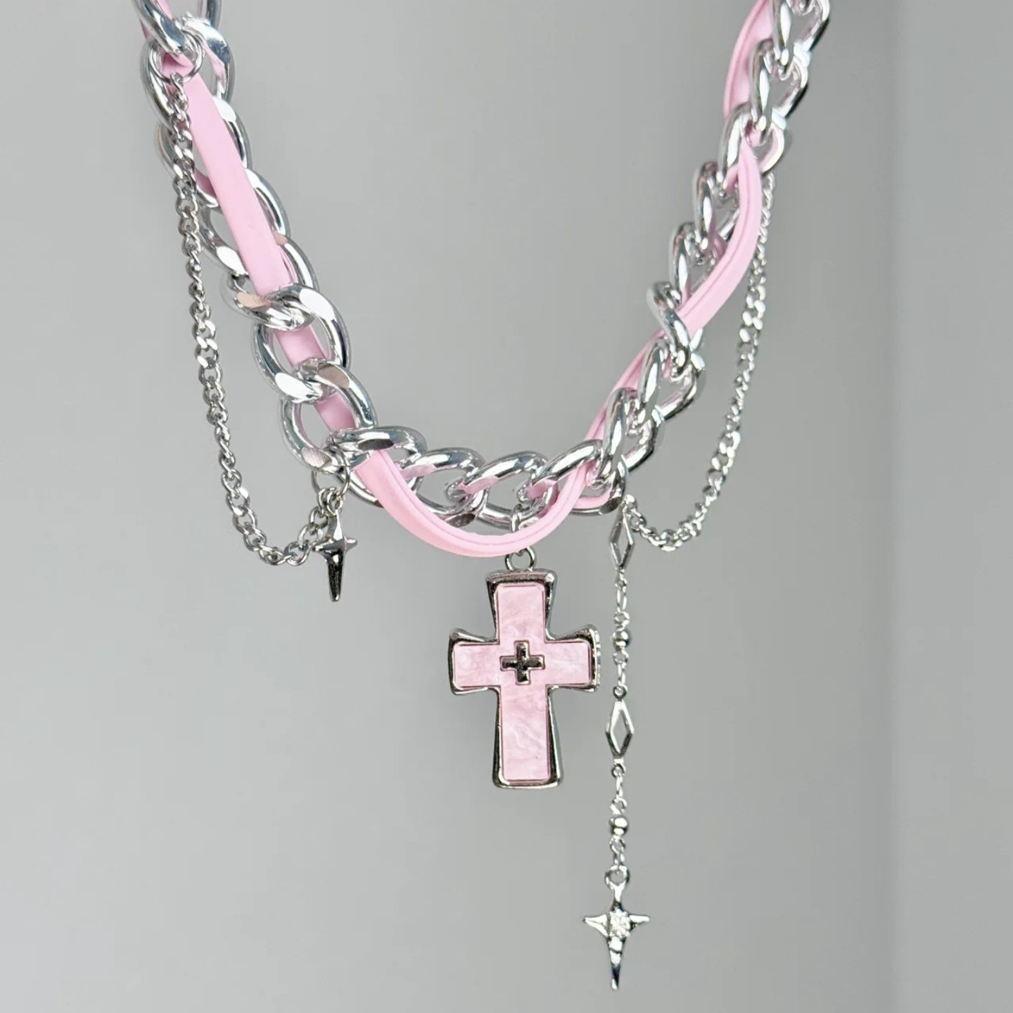 قلادة متعددة الطبقات بتصميم Y2 - مراجعة Layered Pendant Necklace Aesthetic وسعره