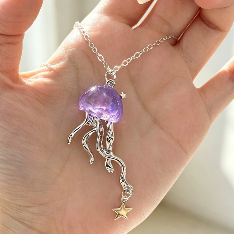قلادة أنيقة على شكل قنديل البح - مراجعة Layered Pendant Necklace Aesthetic وسعره