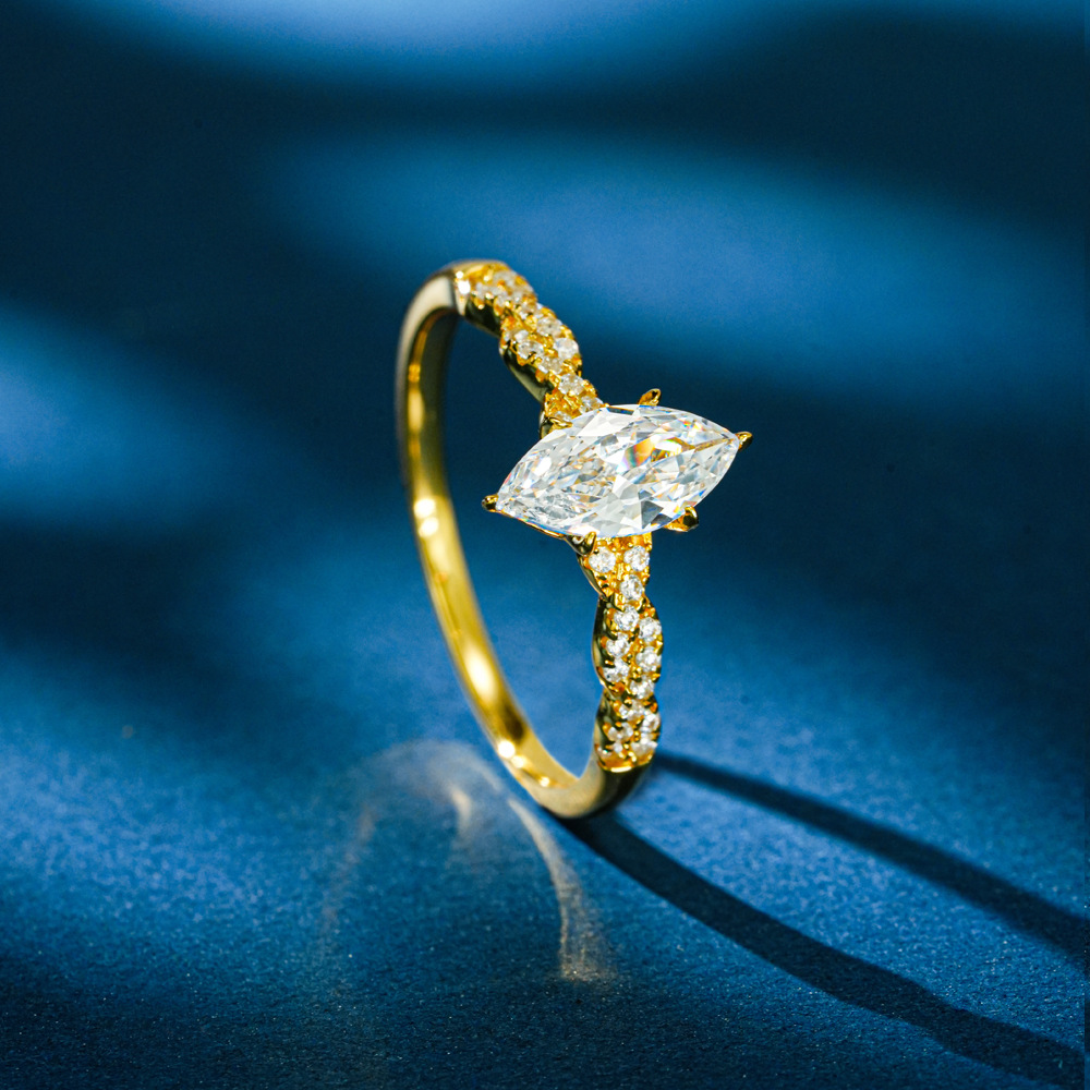خاتم لوميرا من الذهب عيار 18 ق - مراجعة Moissanite Engagement Ring 1 Carat وسعره