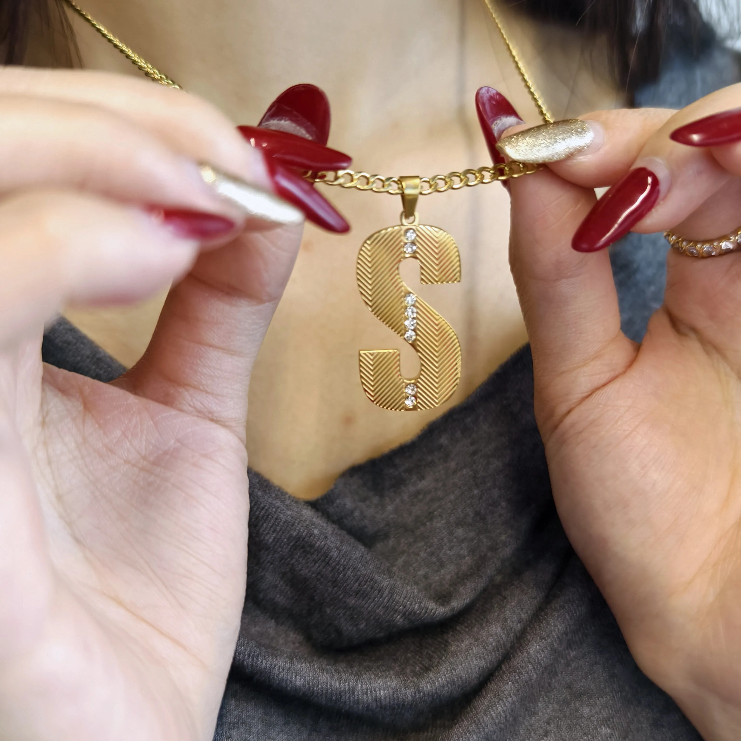 قلادة ذهبية عيار 18 قيراط مطلي - مراجعة Initial Letter Necklace 18K Gold وسعره